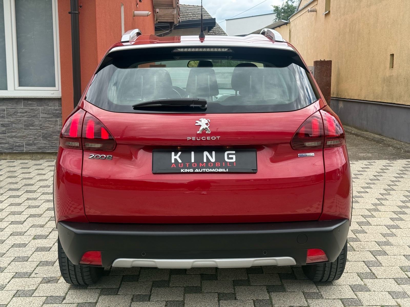 Peugeot 2008 1,2 ALLURE ** NAPRAVLJEN VELIKI SERVIS**, fotografija 6