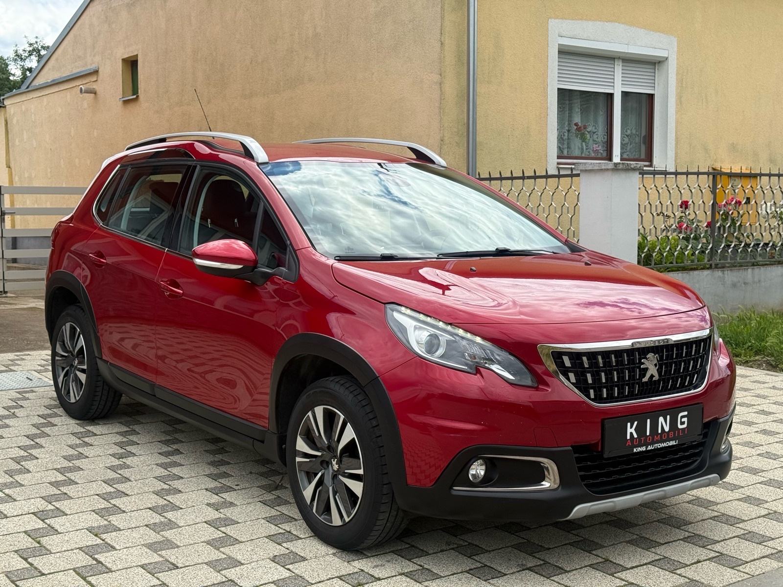 Peugeot 2008 1,2 ALLURE ** NAPRAVLJEN VELIKI SERVIS**, fotografija 10