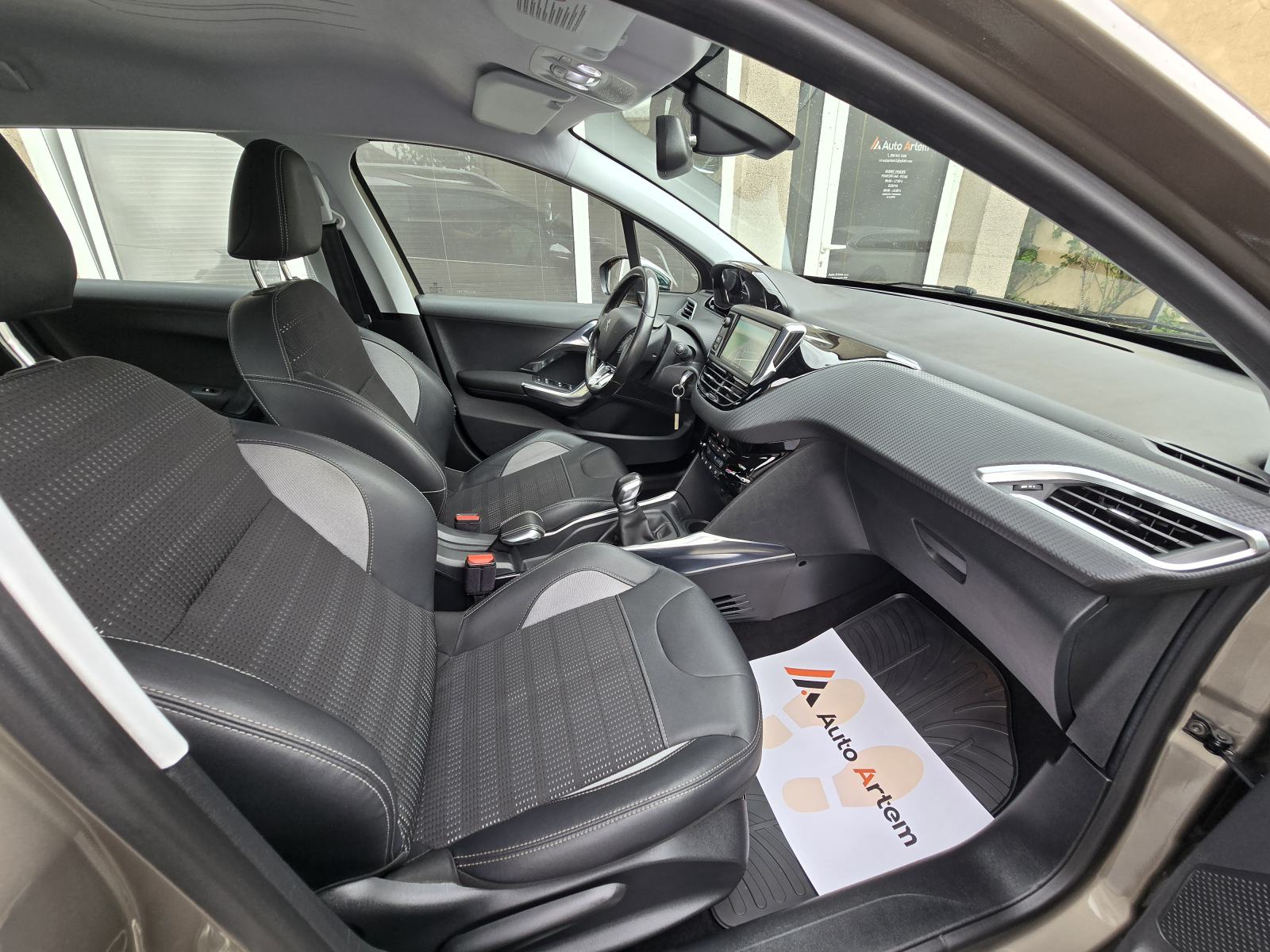 Peugeot 2008 1.2 ALLURE, NAVIGACIJA,KOŽA,TEMPOMAT,PDC,SERV.KNJIŽ., fotografija 10