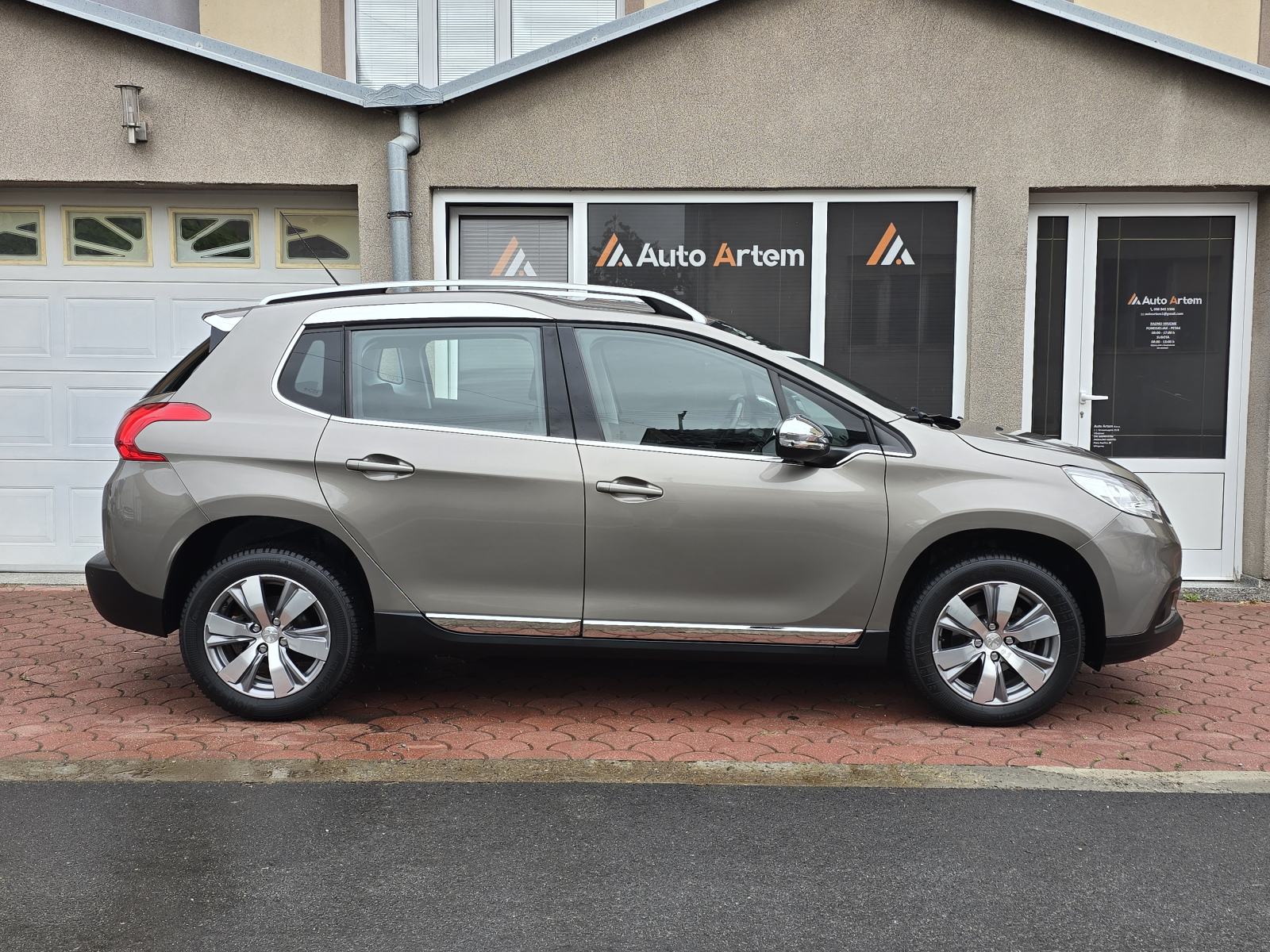 Peugeot 2008 1.2 ALLURE, NAVIGACIJA,KOŽA,TEMPOMAT,PDC,SERV.KNJIŽ., fotografija 7