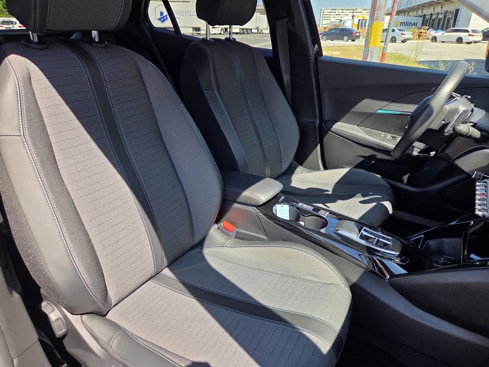 Peugeot 2008 1,2#Automatik#Allure#3d cocpit#Servisna#Jamstvo#u pdv-u, fotografija 13