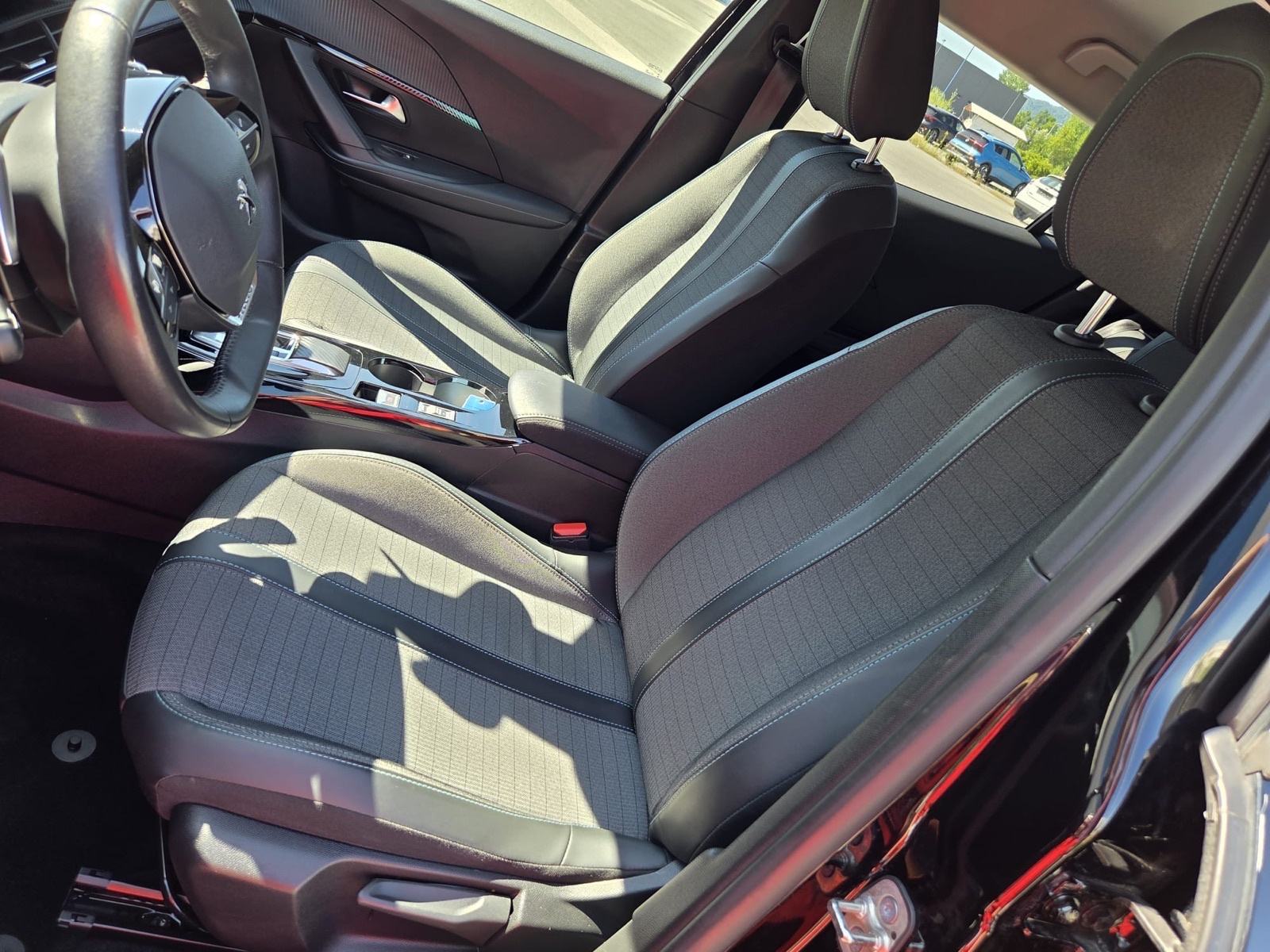 Peugeot 2008 1,2#Automatik#Allure#3d cocpit#Servisna#Jamstvo#u pdv-u, fotografija 14