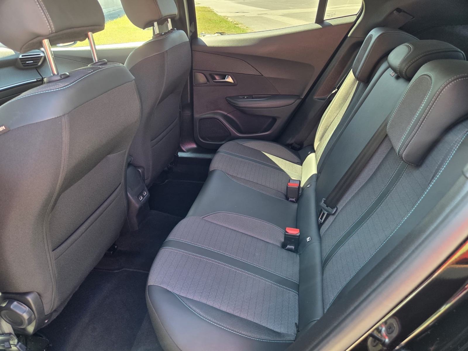 Peugeot 2008 1,2#Automatik#Allure#3d cocpit#Servisna#Jamstvo#u pdv-u, fotografija 19