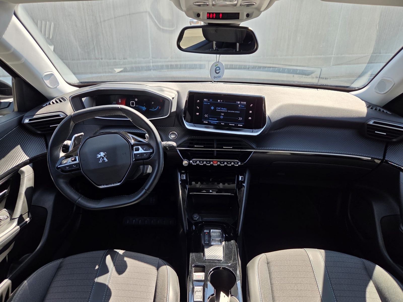 Peugeot 2008 1,2#Automatik#Allure#3d cocpit#Servisna#Jamstvo#u pdv-u, fotografija 15