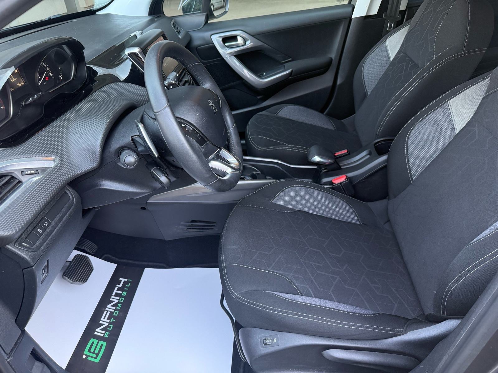 Peugeot 2008 1,2 AUTOMATIK, LEASING BEZ UČEŠĆA, MULTIMED, KLIMA, ALU, fotografija 10