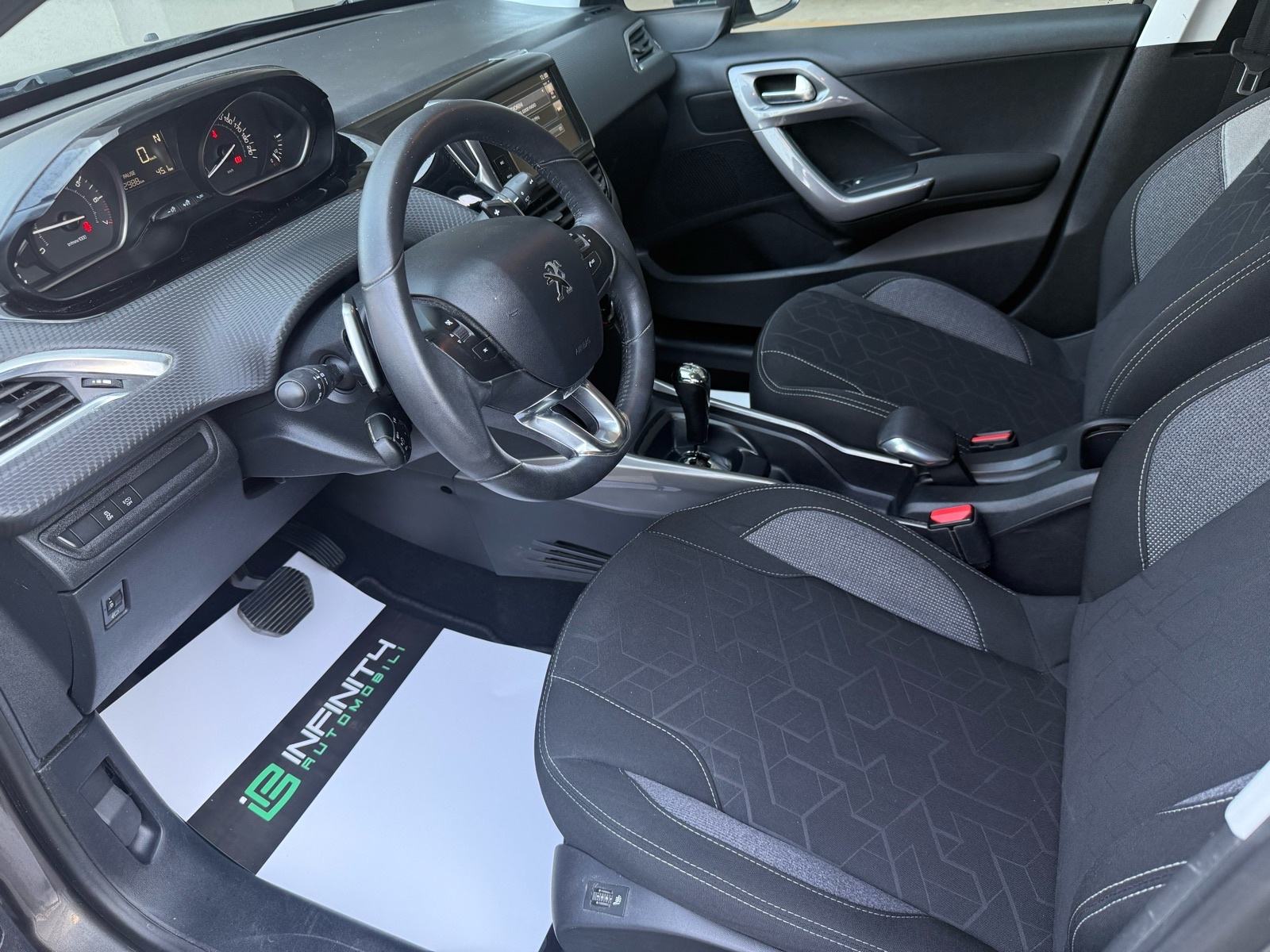 Peugeot 2008 1,2 AUTOMATIK, LEASING BEZ UČEŠĆA, MULTIMED, KLIMA, ALU, fotografija 11