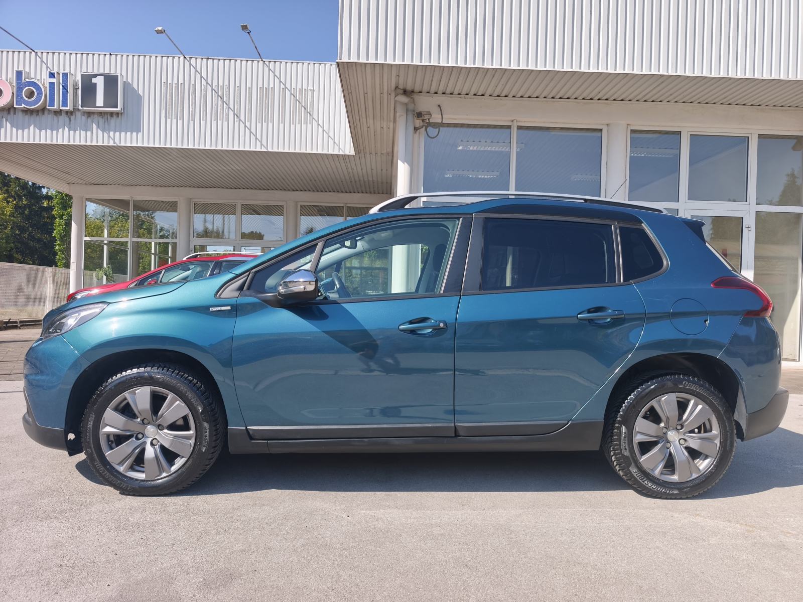 Peugeot 2008 1,2 AUTOMATIK NAVI SENZORI TEMPOMAT ANDROID WIFI BLUETOOT, fotografija 6