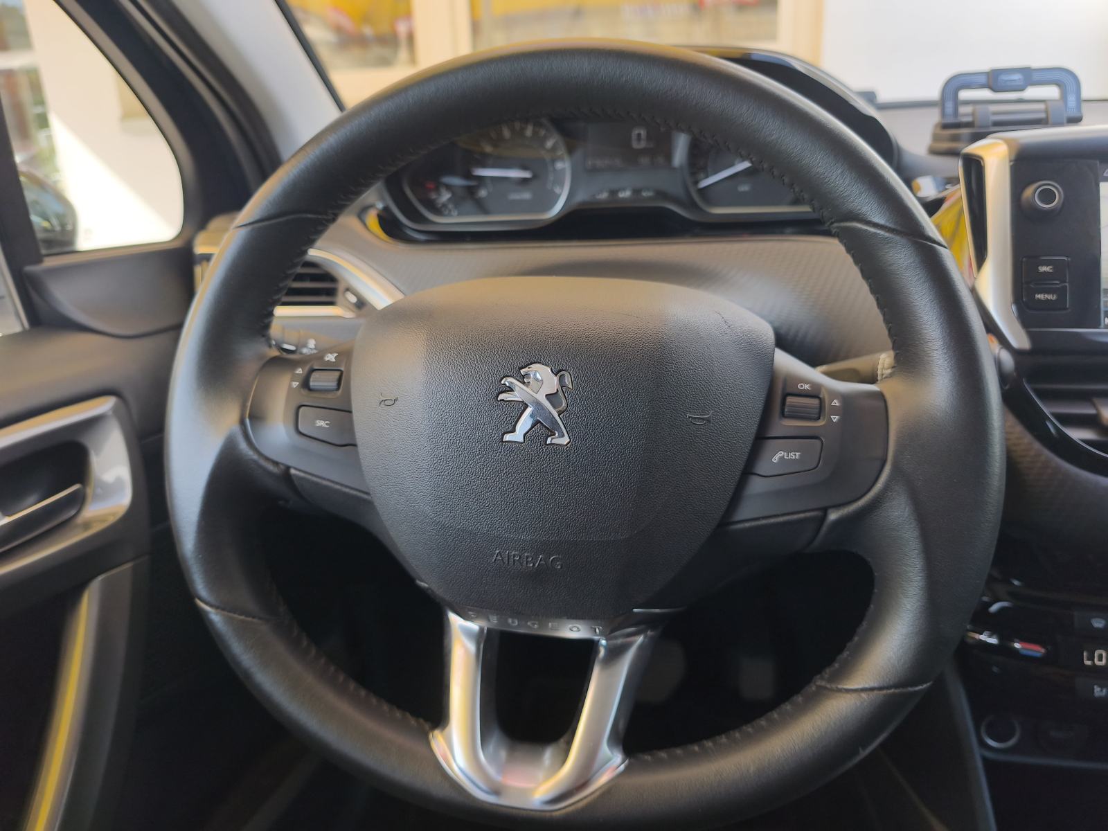 Peugeot 2008 1,2 AUTOMATIK NAVI SENZORI TEMPOMAT ANDROID WIFI BLUETOOT, fotografija 14