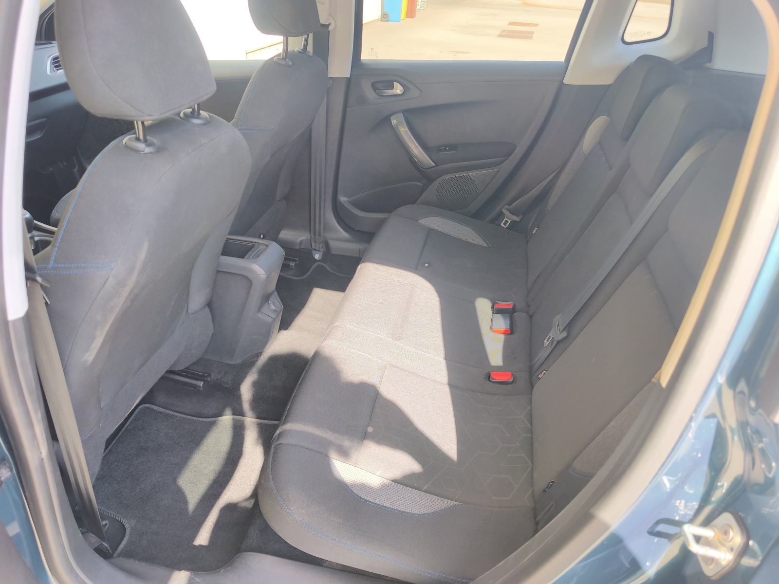 Peugeot 2008 1,2 AUTOMATIK NAVI SENZORI TEMPOMAT ANDROID WIFI BLUETOOT, fotografija 15