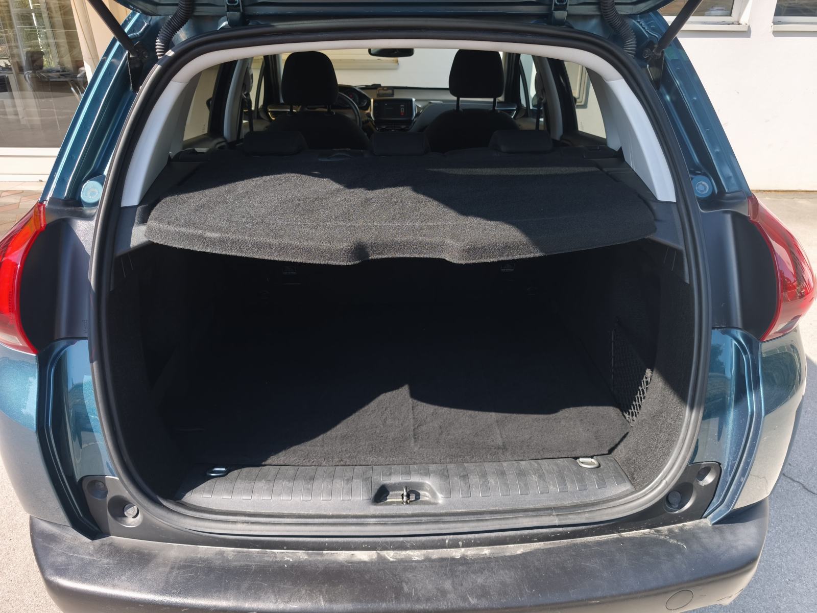 Peugeot 2008 1,2 AUTOMATIK NAVI SENZORI TEMPOMAT ANDROID WIFI BLUETOOT, fotografija 16