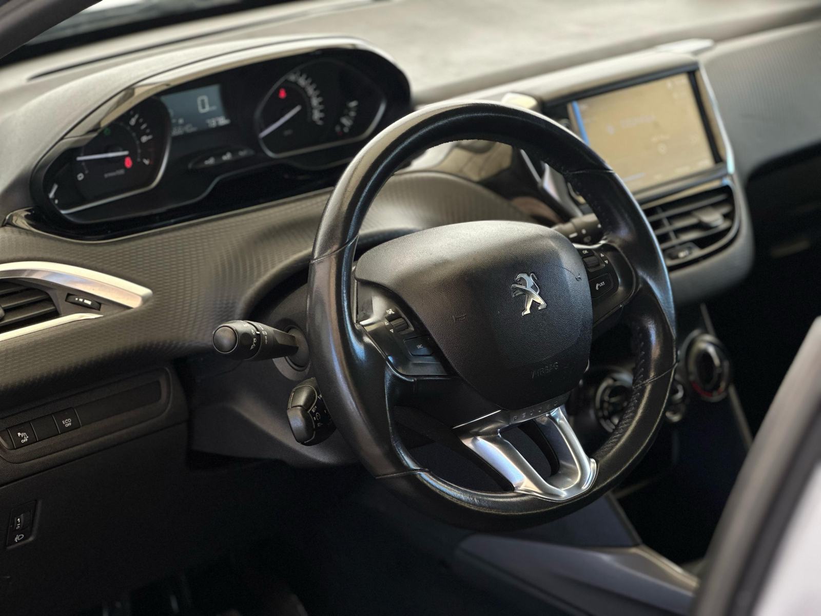 PEUGEOT 2008 1.2 2019 GODINA - REGISTRIRAN-GARANCIJA - SA PDV !!- V S, fotografija 15