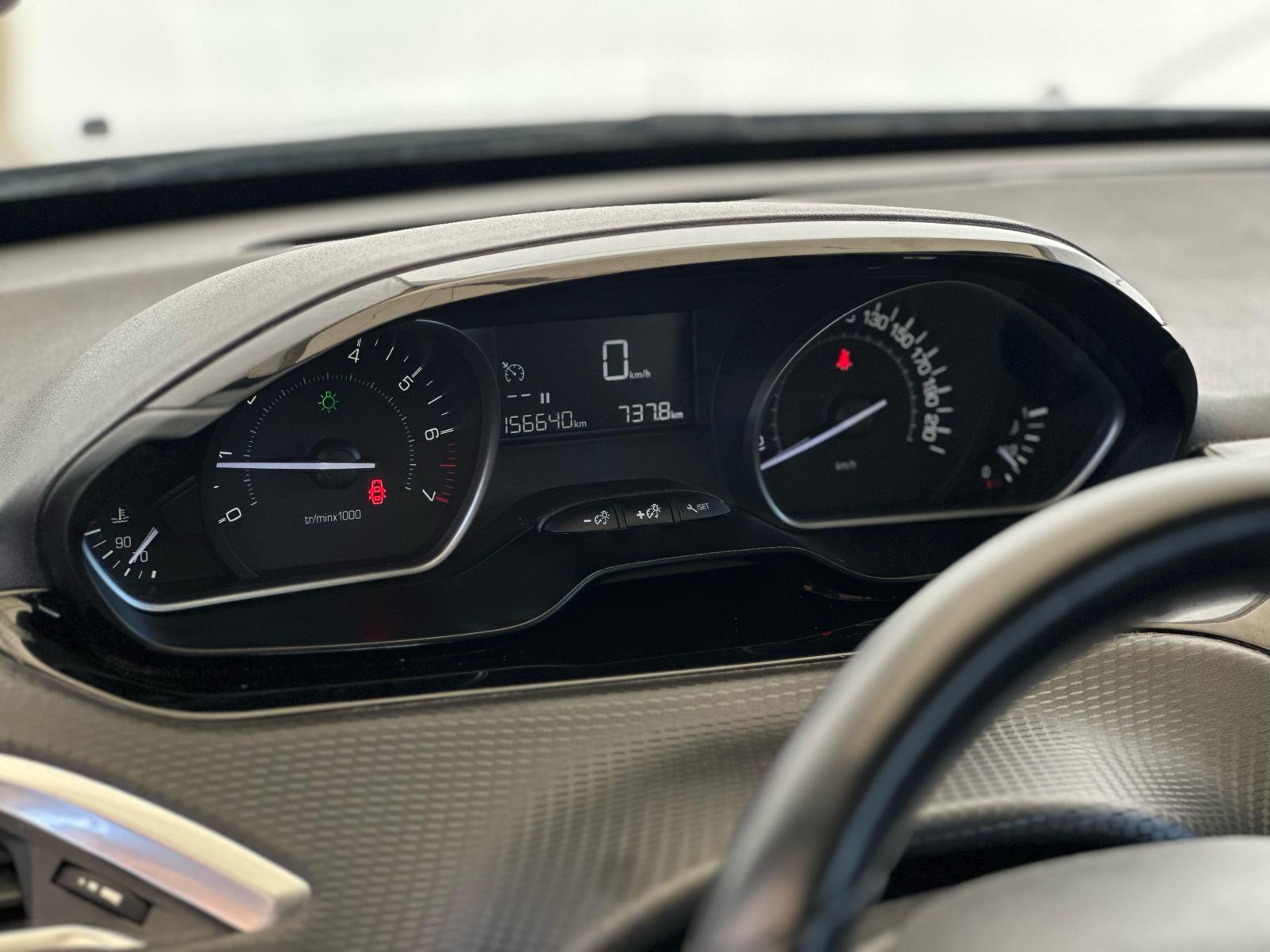 PEUGEOT 2008 1.2 2019 GODINA - REGISTRIRAN-GARANCIJA - SA PDV !!- V S, fotografija 18
