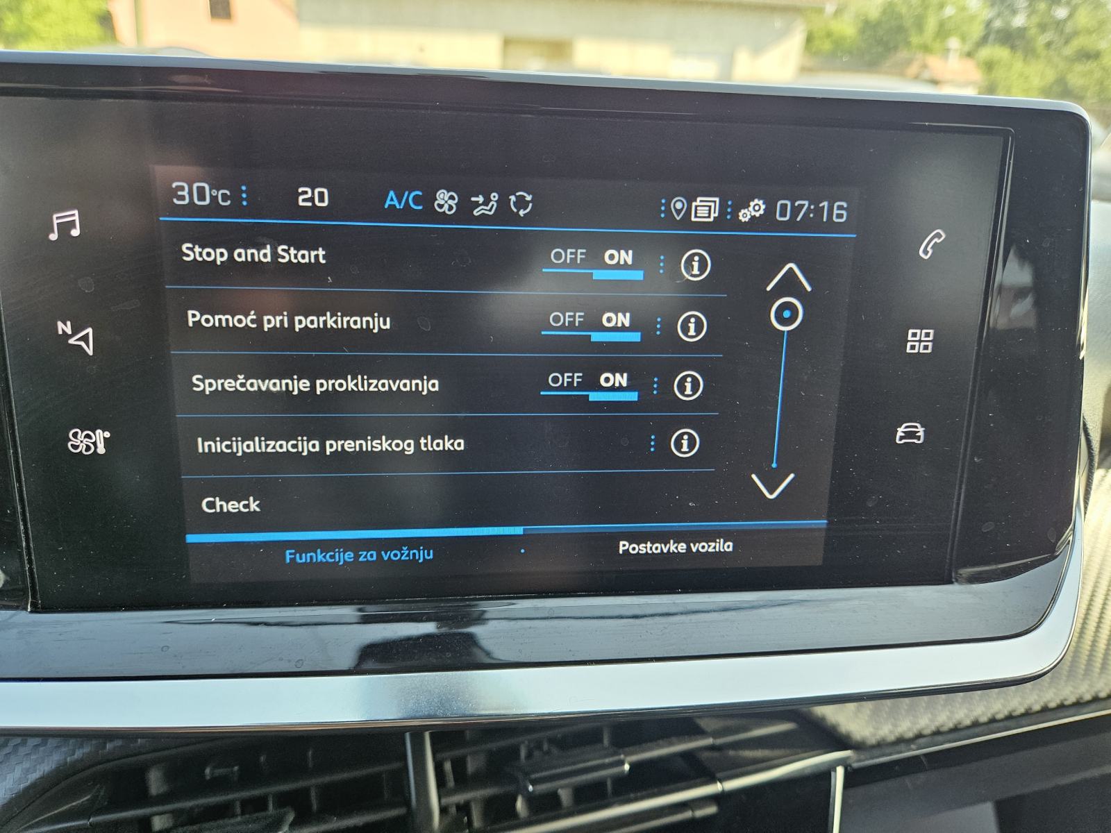 Peugeot 2008 1,2 BENZIN AUTOMATIC,LEASING BEZ UČEŠĆA I BEZ JAMACA, fotografija 20
