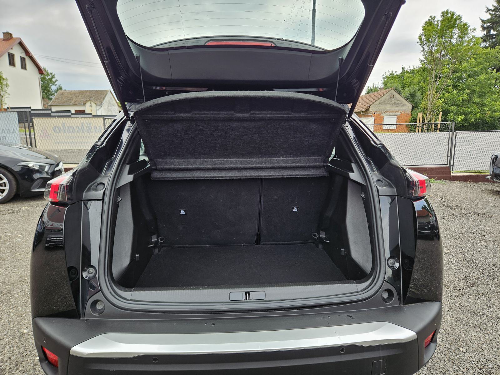 Peugeot 2008 1,2 BENZIN AUTOMATIC,LEASING BEZ UČEŠĆA I BEZ JAMACA, fotografija 5