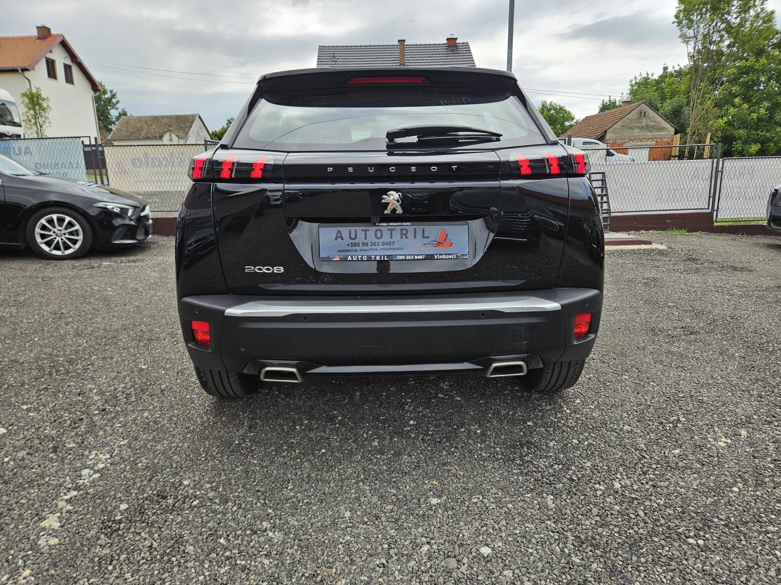 Peugeot 2008 1,2 BENZIN AUTOMATIC,LEASING BEZ UČEŠĆA I BEZ JAMACA, fotografija 6