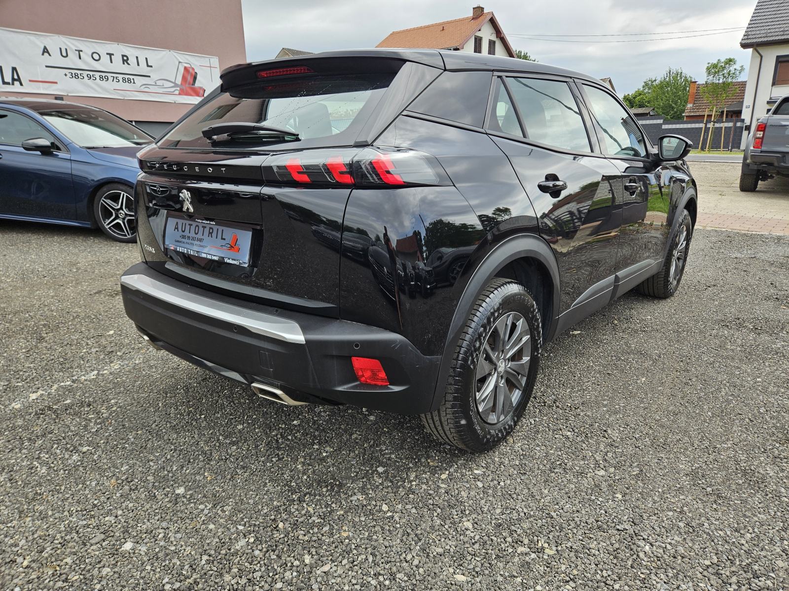 Peugeot 2008 1,2 BENZIN AUTOMATIC,LEASING BEZ UČEŠĆA I BEZ JAMACA, fotografija 7