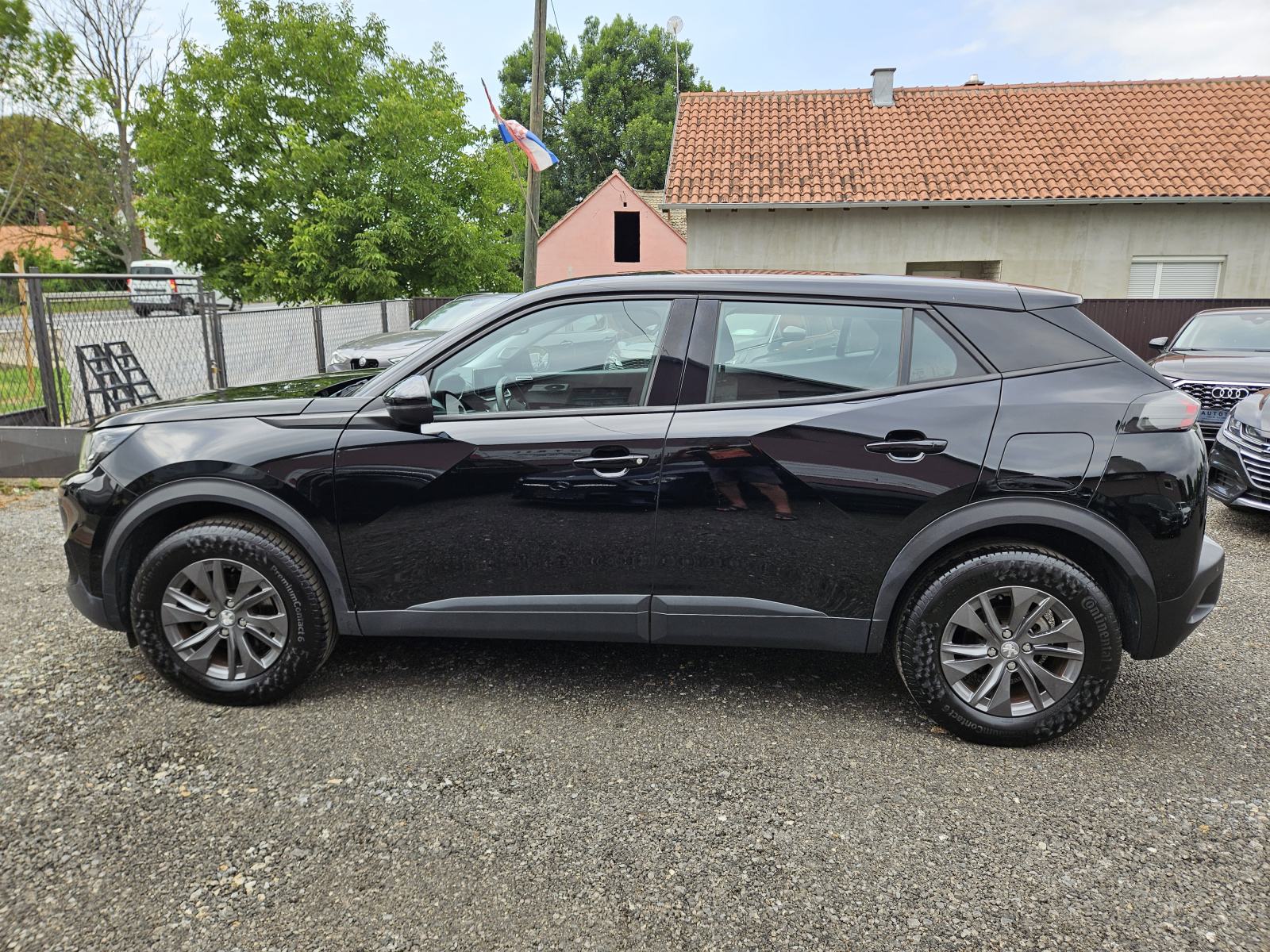 Peugeot 2008 1,2 BENZIN AUTOMATIC,LEASING BEZ UČEŠĆA I BEZ JAMACA, fotografija 3
