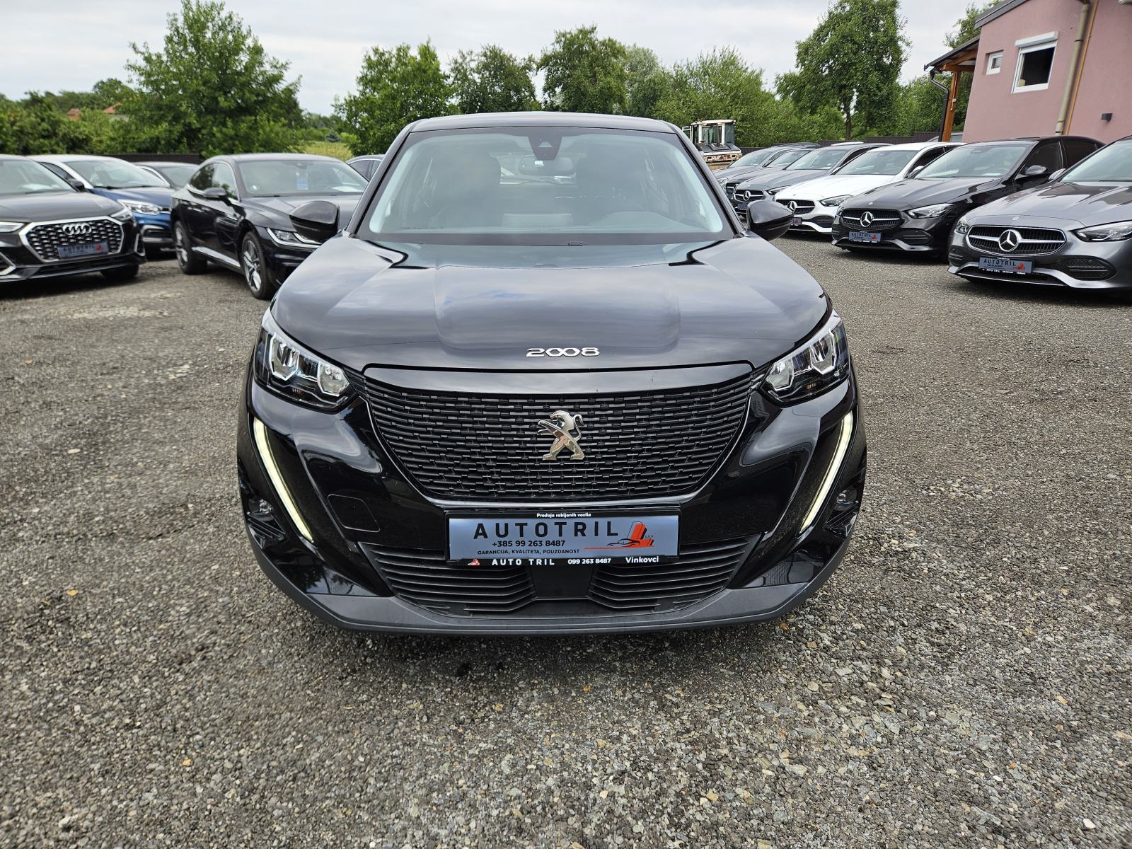 Peugeot 2008 1,2 BENZIN AUTOMATIC,LEASING BEZ UČEŠĆA I BEZ JAMACA, fotografija 10