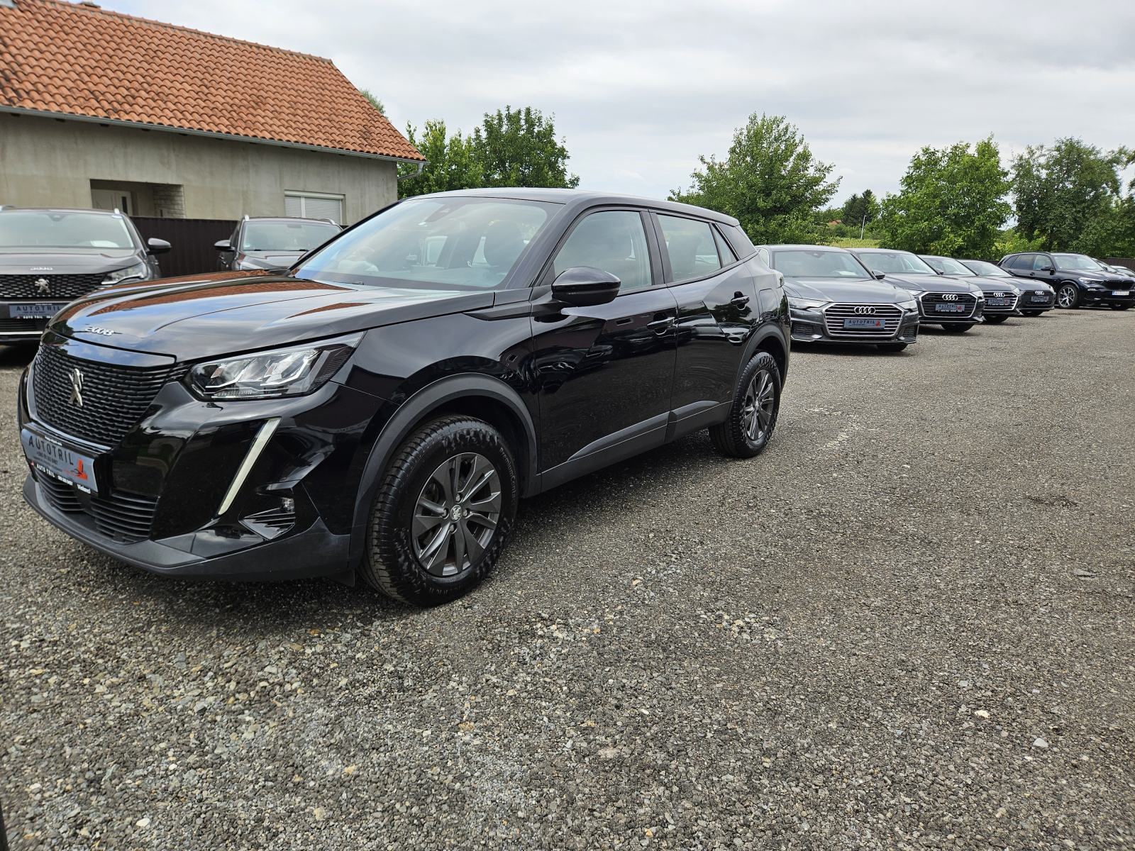 Peugeot 2008 1,2 BENZIN AUTOMATIC,LEASING BEZ UČEŠĆA I BEZ JAMACA, fotografija 11