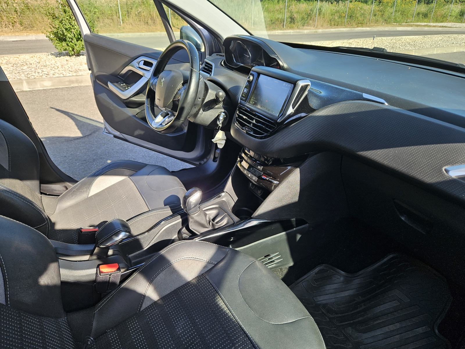 PEUGEOT 2008 1.2 e-VTI ALLURE, fotografija 16