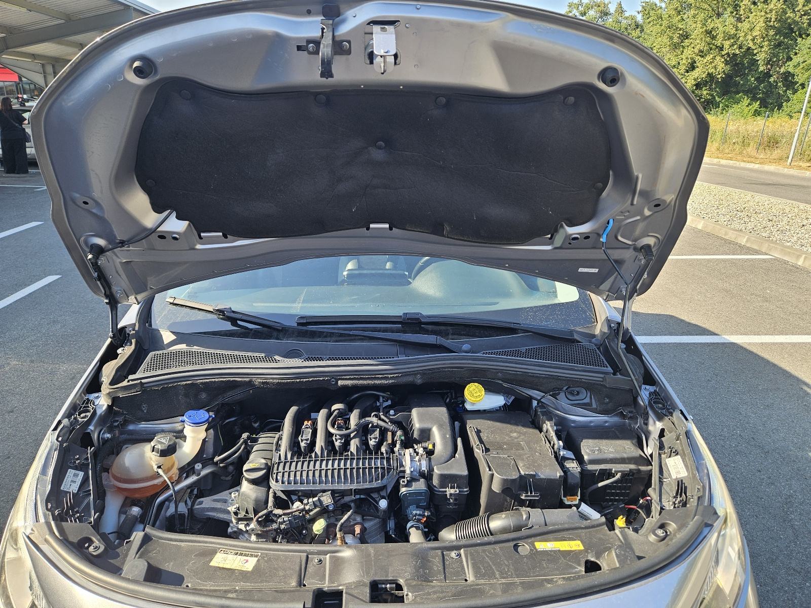 PEUGEOT 2008 1.2 e-VTI ALLURE, fotografija 19