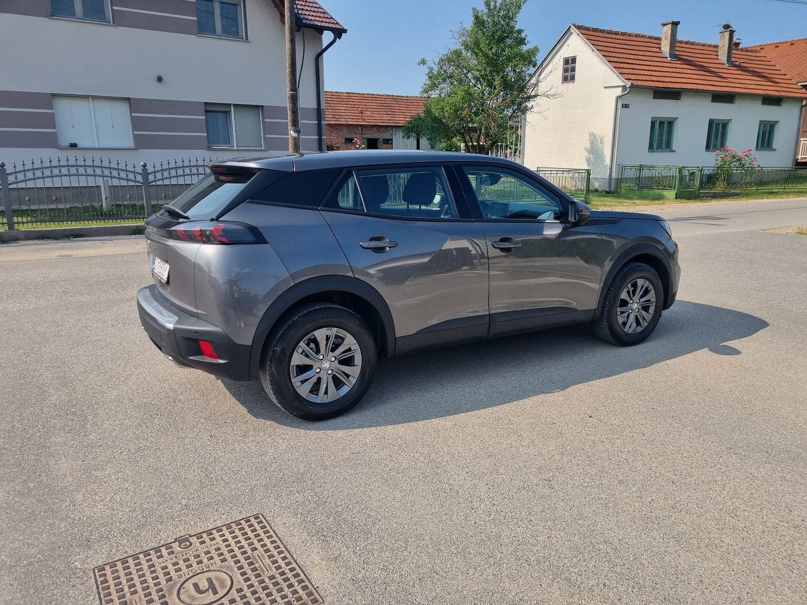 PEUGEOT 2008 1.2 **GODINU DANA REG.**, fotografija 3