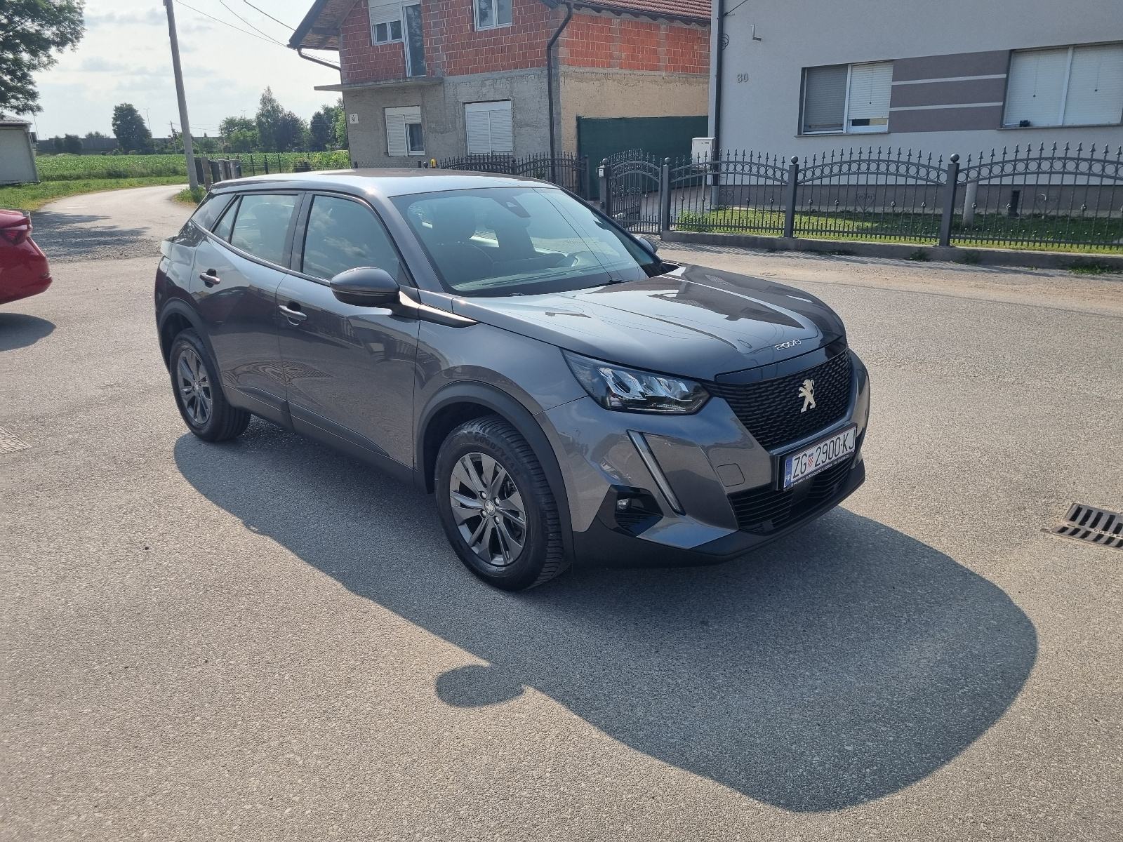 PEUGEOT 2008 1.2 **GODINU DANA REG.**, fotografija 2