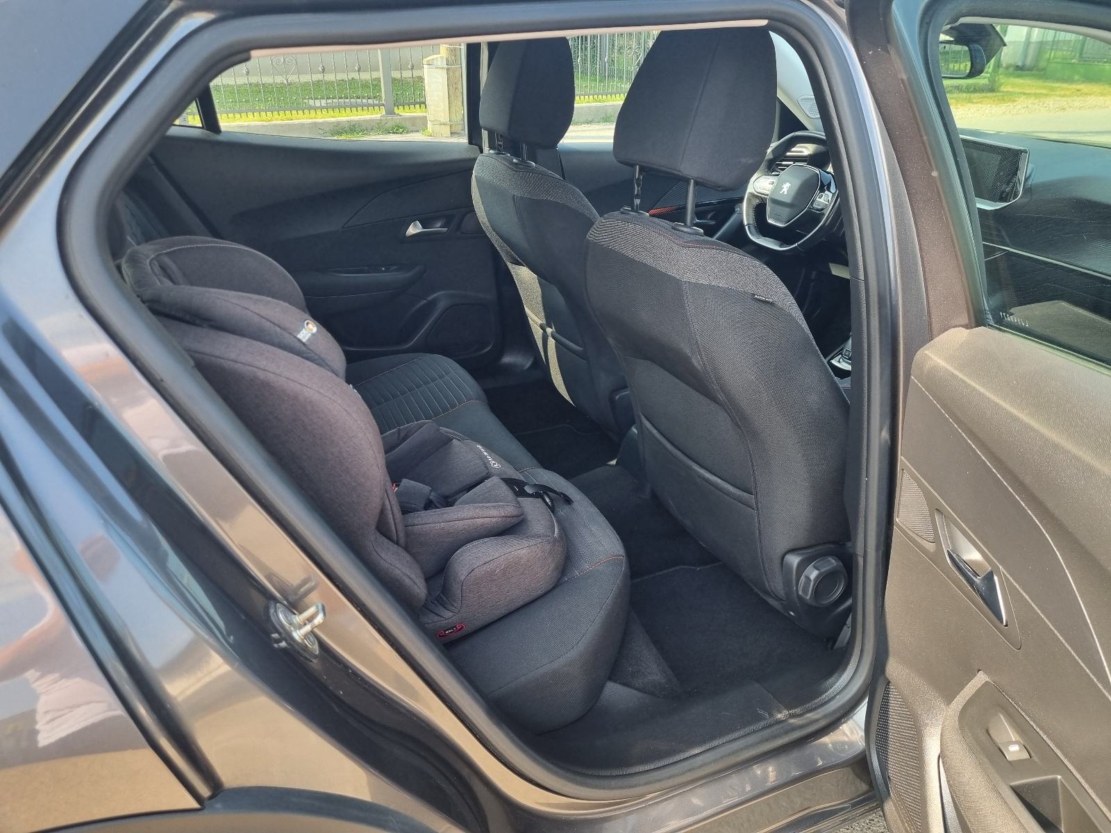 PEUGEOT 2008 1.2 **GODINU DANA REG.**, fotografija 11