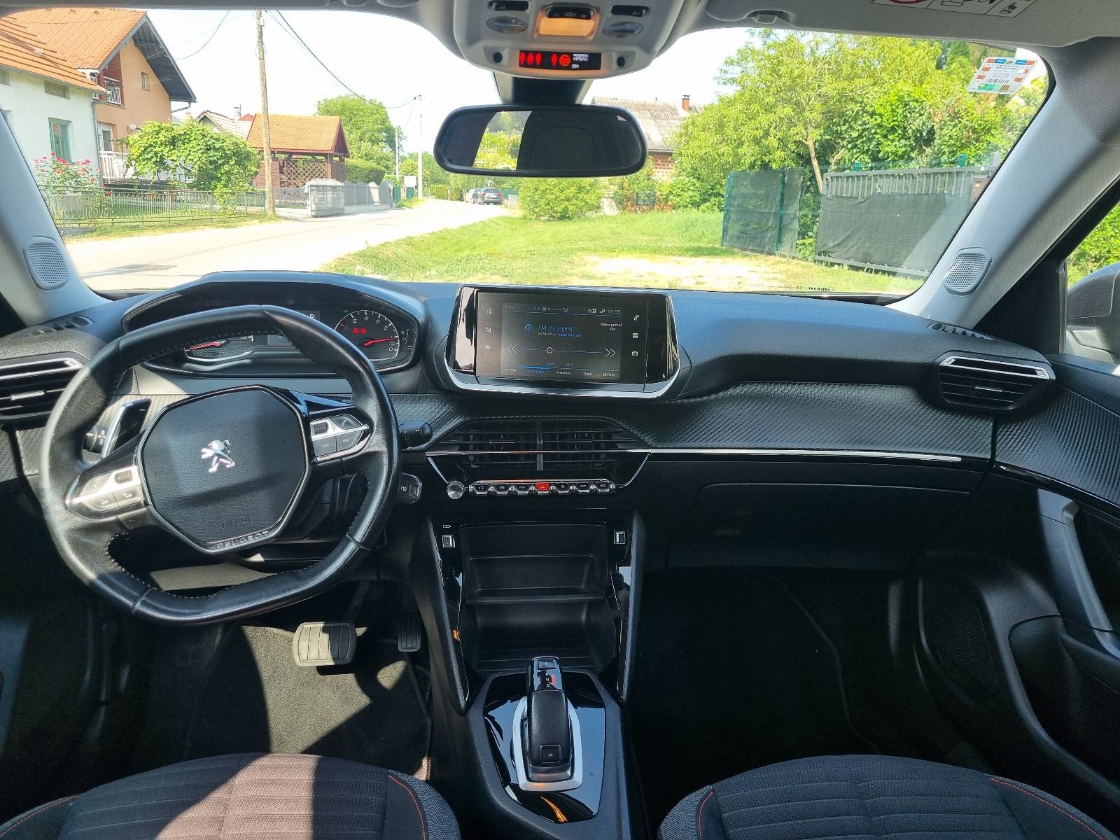 PEUGEOT 2008 1.2 **GODINU DANA REG.**, fotografija 14