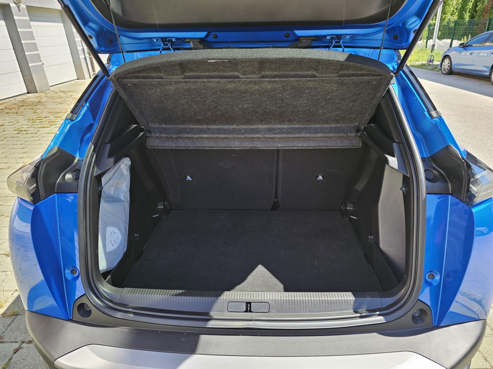 Peugeot 2008 1,2 GT,u garanciji do 3/2029 automatik, fotografija 18