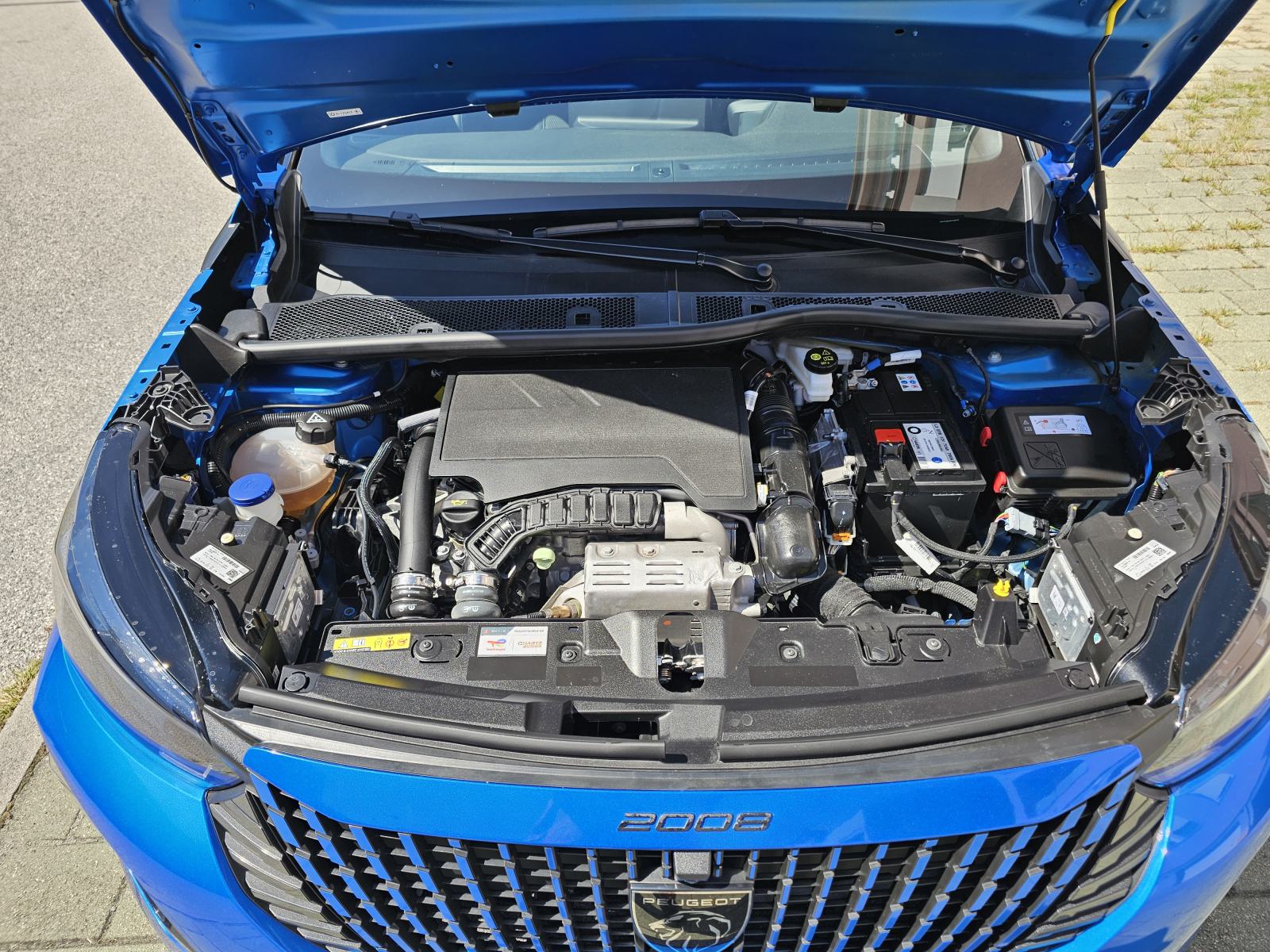 Peugeot 2008 1,2 GT,u garanciji do 3/2029 automatik, fotografija 17