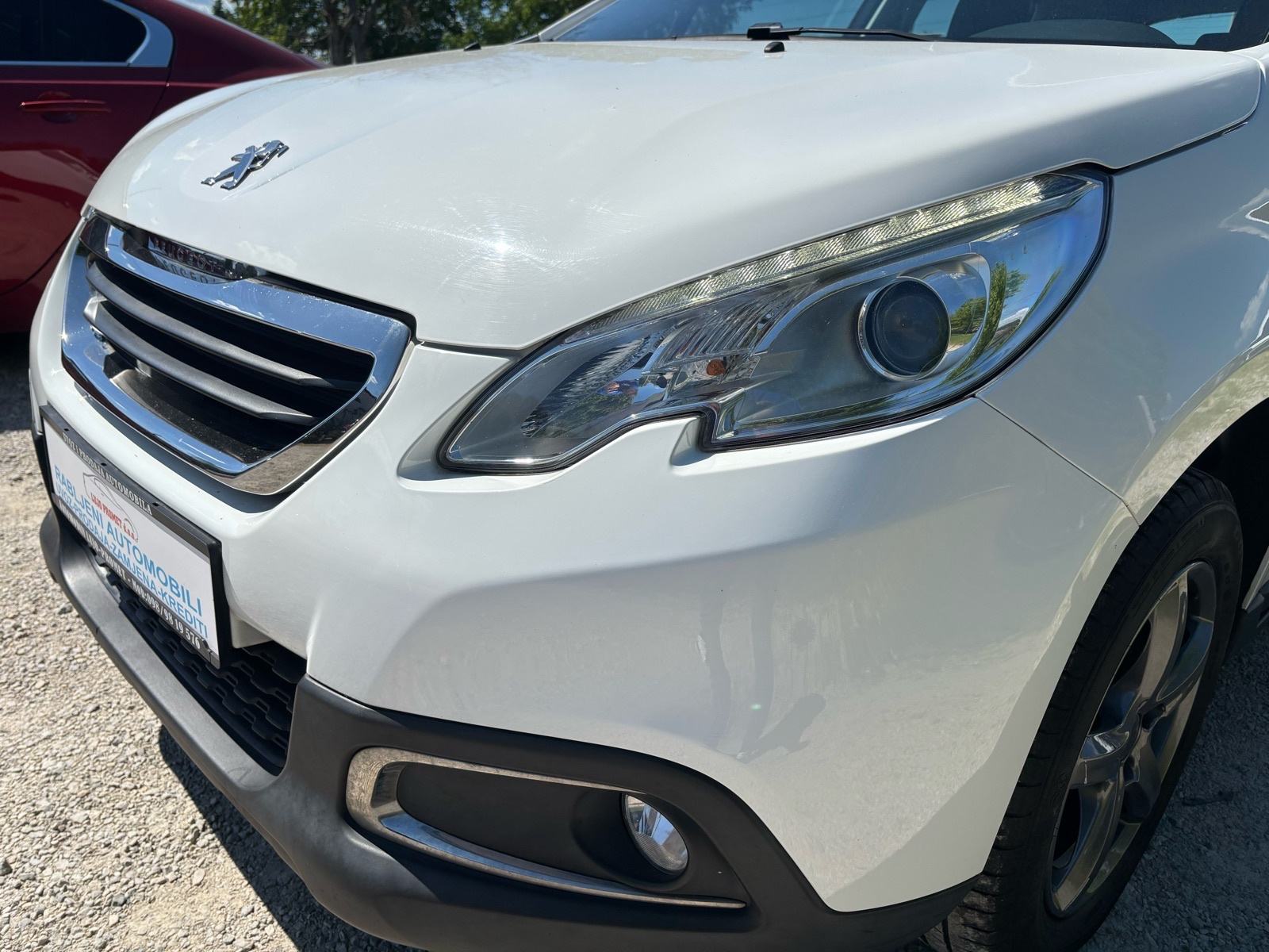 Peugeot 2008 1,2 S&S-KLIMA-ALU-MFV-V+M SERVIS-NEMA 5%-TEMPOMAT-KARTICE, fotografija 10