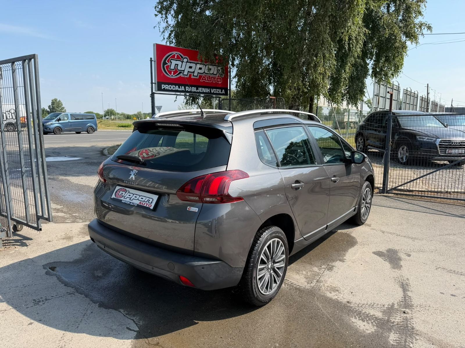Peugeot 2008 1,2 - KLIMA - SERVISNA - 75.000KM - LEASING RATA: 160 €, fotografija 6