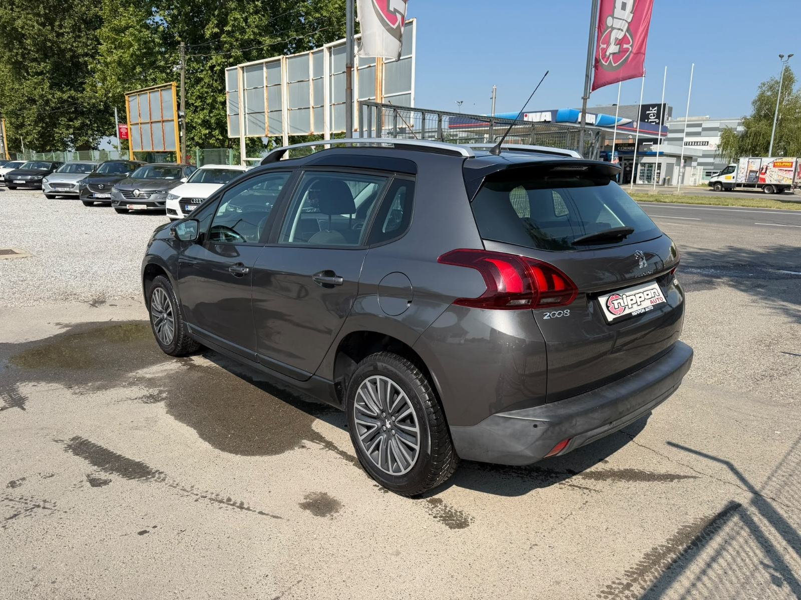 Peugeot 2008 1,2 - KLIMA - SERVISNA - 75.000KM - LEASING RATA: 160 €, fotografija 4