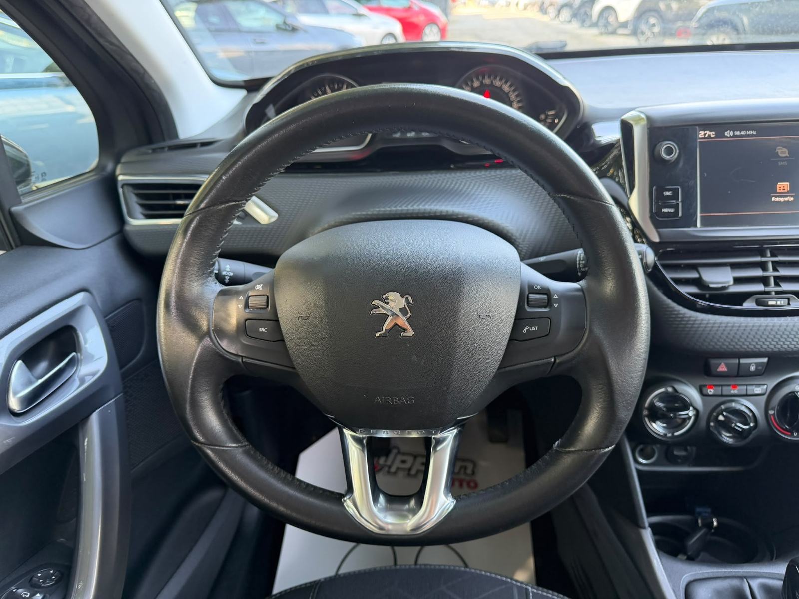 Peugeot 2008 1,2 - KLIMA - SERVISNA - 75.000KM - LEASING RATA: 160 €, fotografija 14