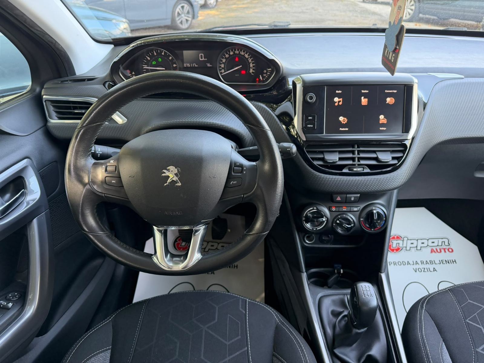 Peugeot 2008 1,2 - KLIMA - SERVISNA - 75.000KM - LEASING RATA: 160 €, fotografija 15