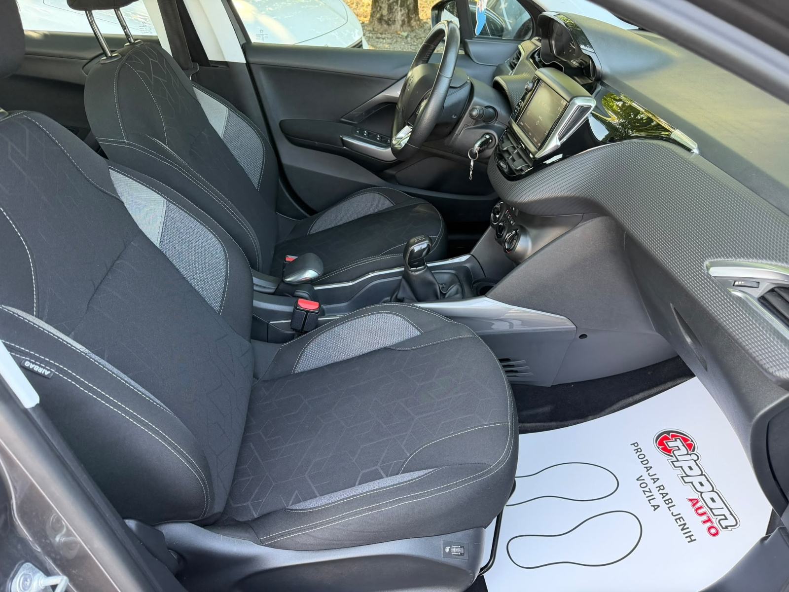Peugeot 2008 1,2 - KLIMA - SERVISNA - 75.000KM - LEASING RATA: 160 €, fotografija 20
