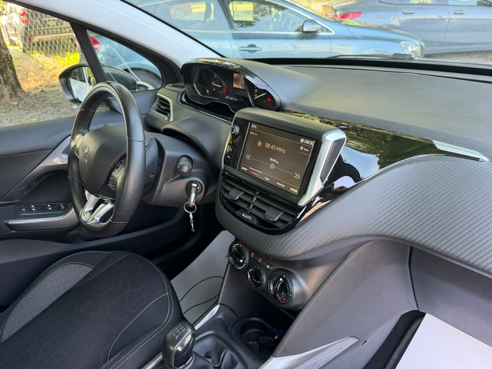 Peugeot 2008 1,2 - KLIMA - SERVISNA - 75.000KM - LEASING RATA: 160 €, fotografija 18