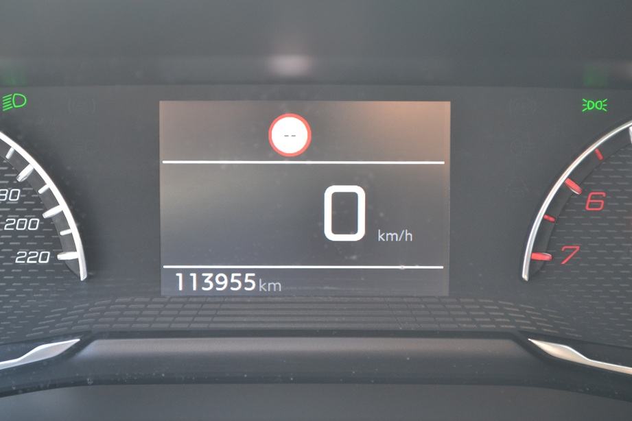 Peugeot 2008 1,2 *** LEASING BEZ UČEŠĆA *** RATA 189€ *** SERVISNA, fotografija 16