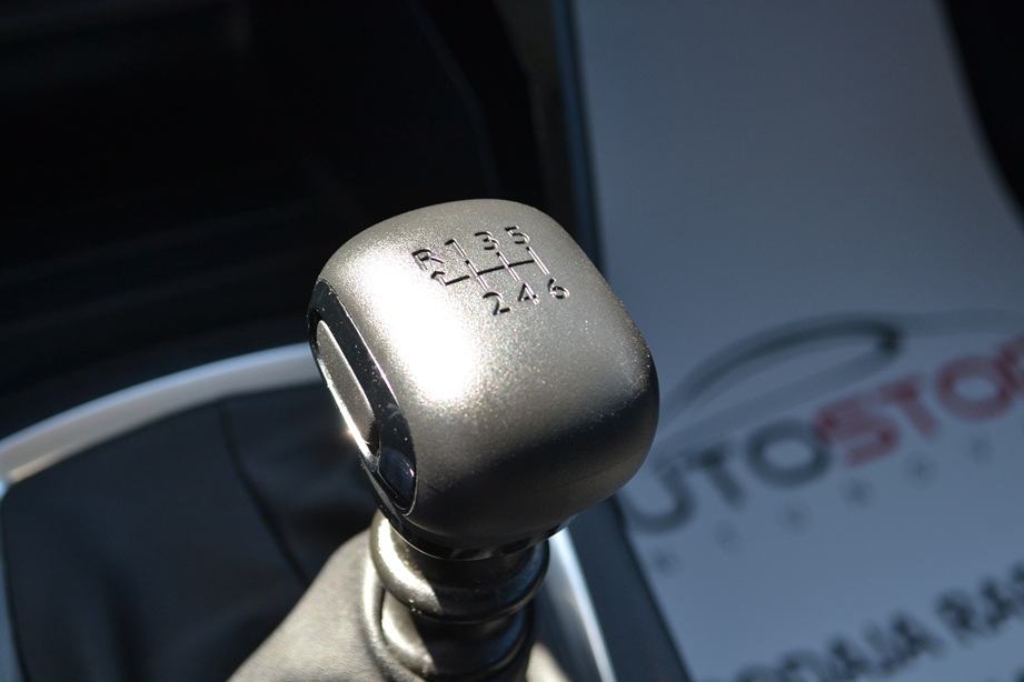 Peugeot 2008 1,2 *** LEASING BEZ UČEŠĆA *** RATA 189€ *** SERVISNA, fotografija 19