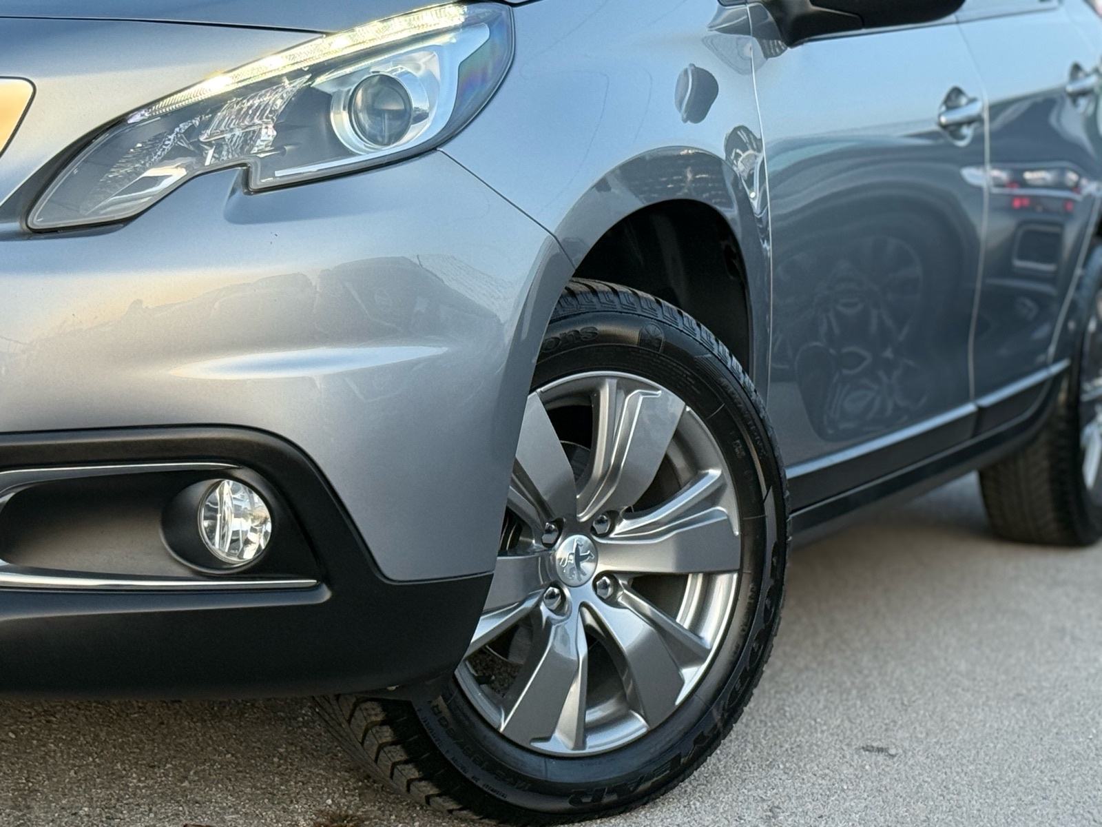 Peugeot 2008 1,2 ••LED••NAVI••ALU••AUTOMATSKA KLIMA••, fotografija 8