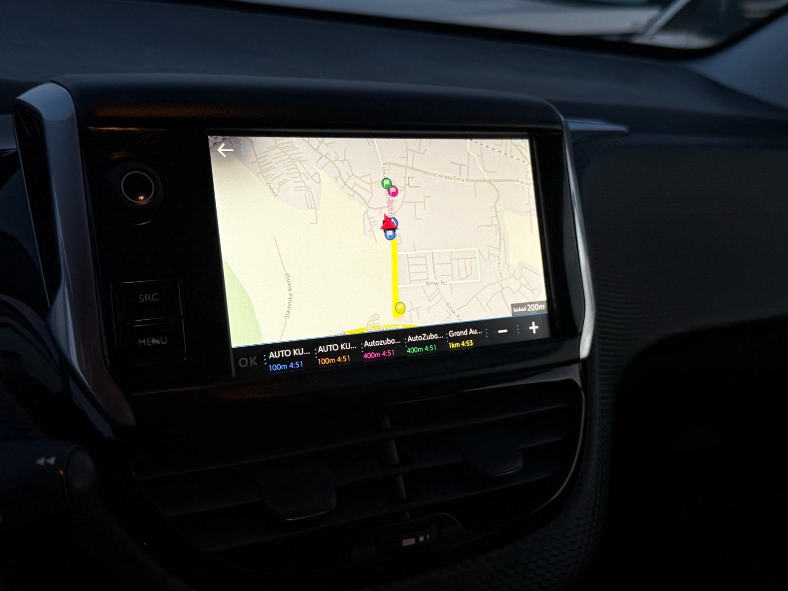 Peugeot 2008 1,2 ••LED••NAVI••ALU••AUTOMATSKA KLIMA••, fotografija 17