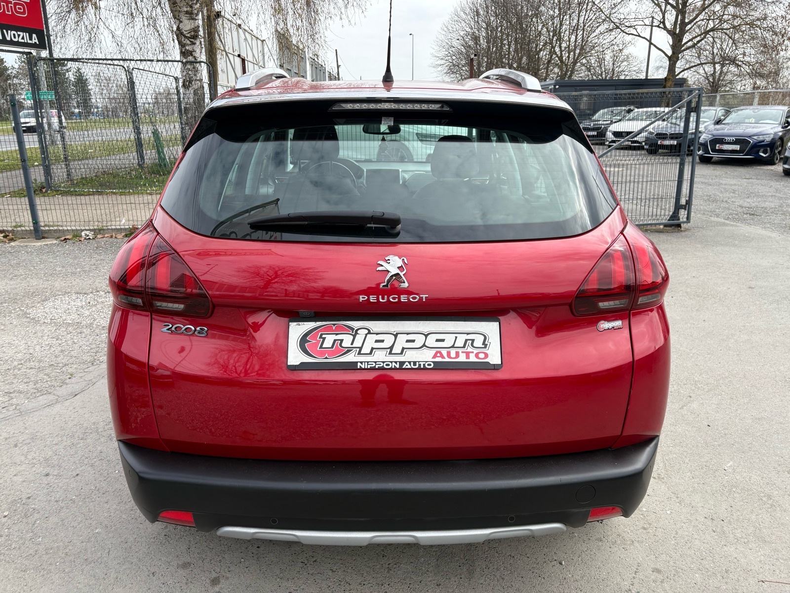 Peugeot 2008 1,2 NAVI - KLIMA - SERVIS - LEASING RATA 212 €, fotografija 5