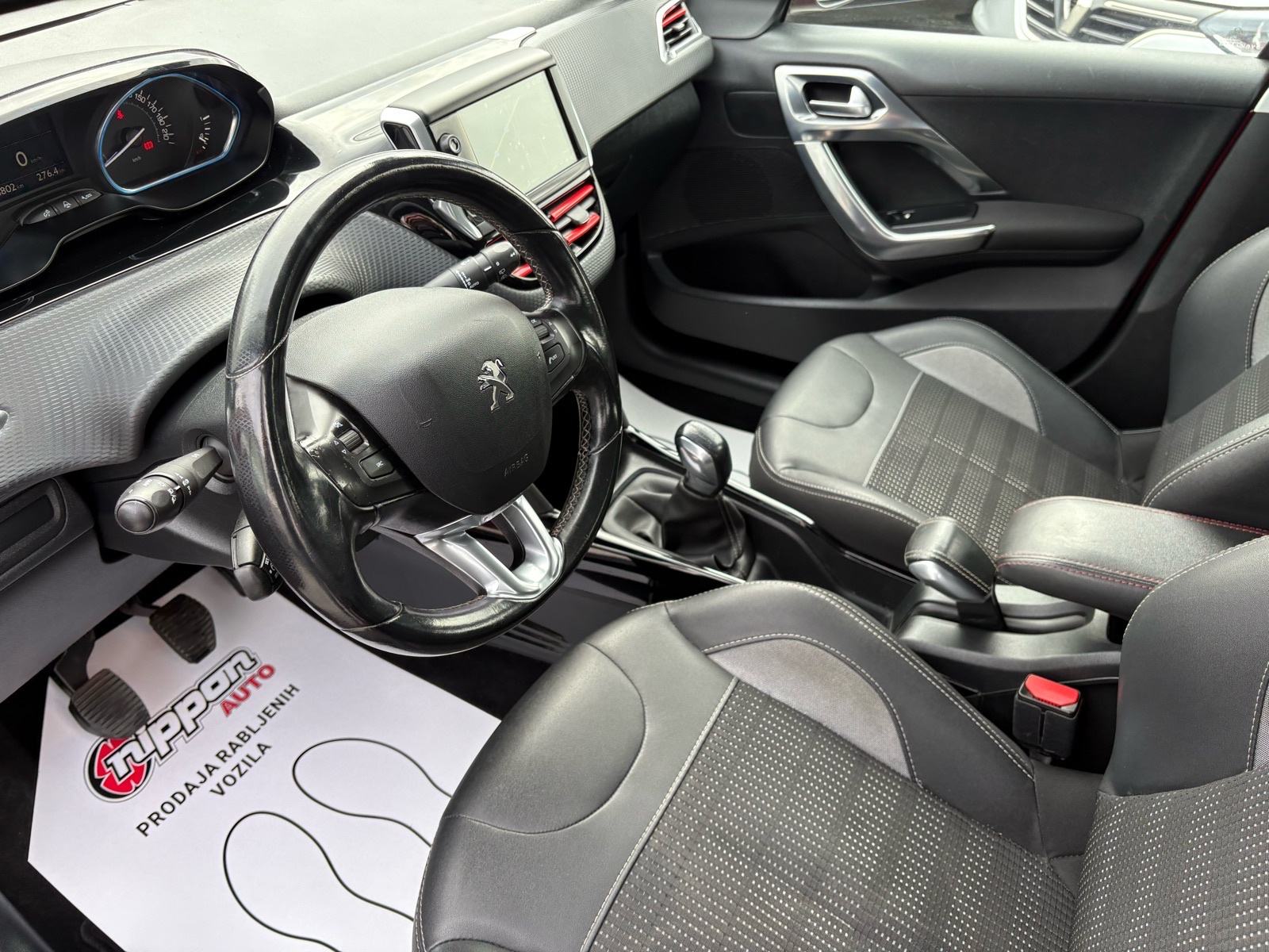 Peugeot 2008 1,2 NAVI - KLIMA - SERVIS - LEASING RATA 212 €, fotografija 10