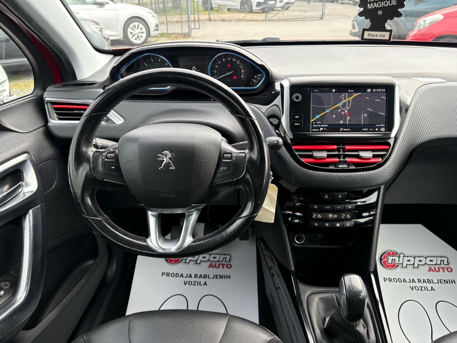 Peugeot 2008 1,2 NAVI - KLIMA - SERVIS - LEASING RATA 212 €, fotografija 13