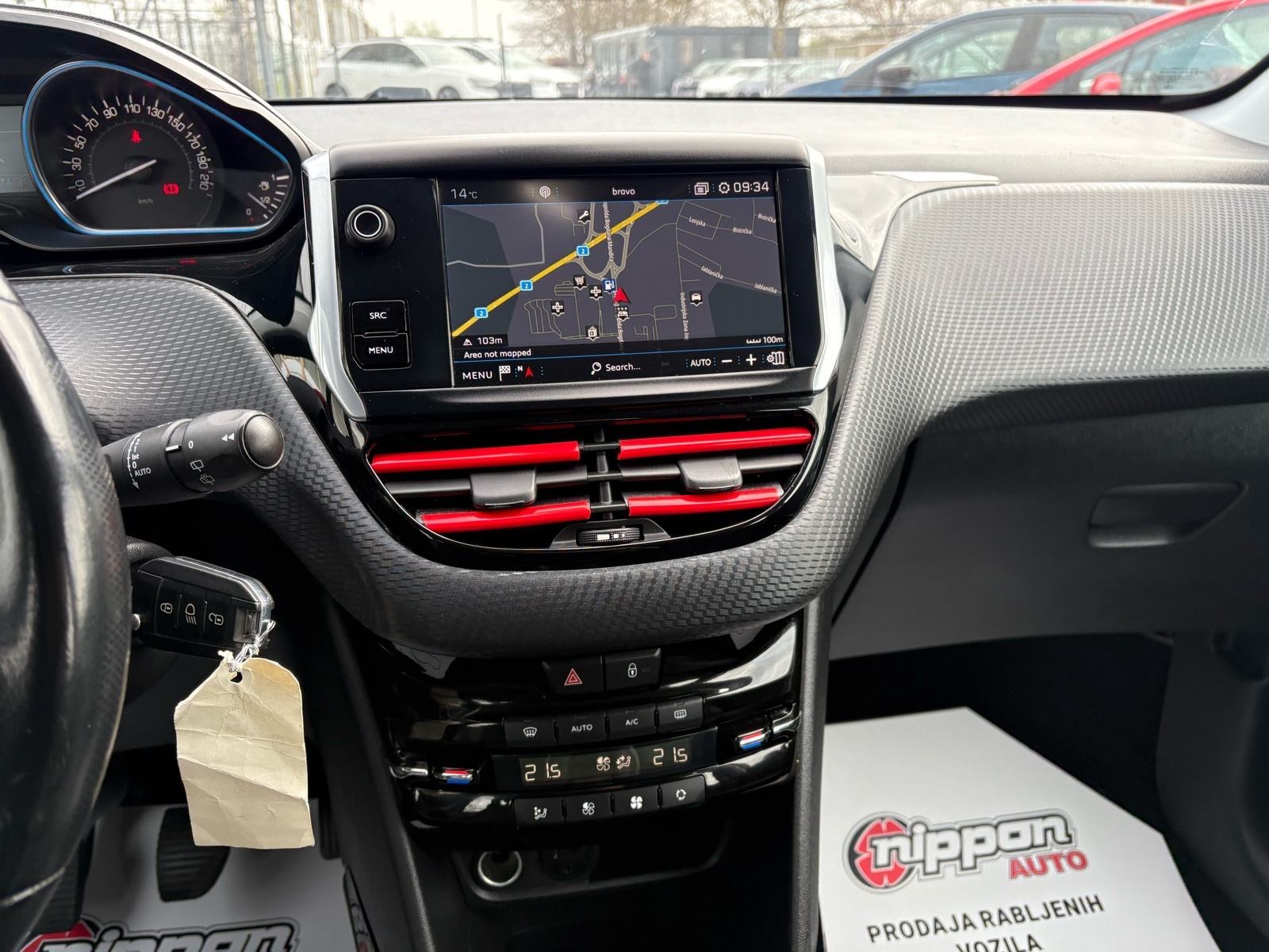 Peugeot 2008 1,2 NAVI - KLIMA - SERVIS - LEASING RATA 212 €, fotografija 15