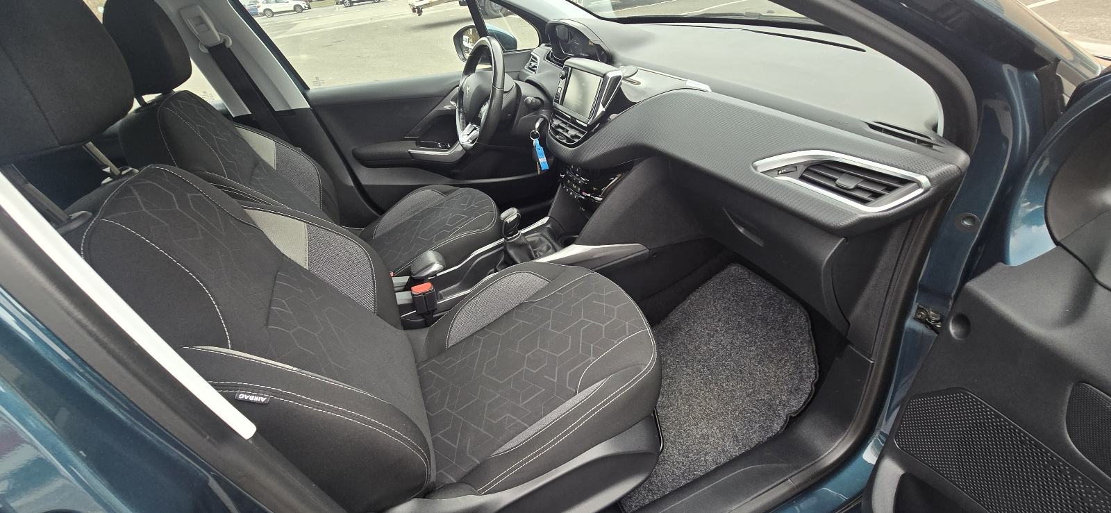 Peugeot 2008 1,2 PURE TECH 7.290, fotografija 8