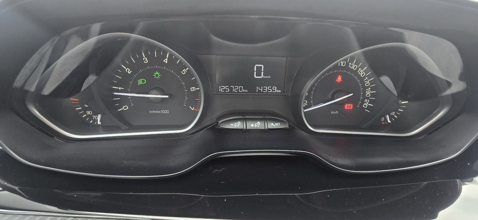Peugeot 2008 1,2 PURE TECH 7.290, fotografija 11