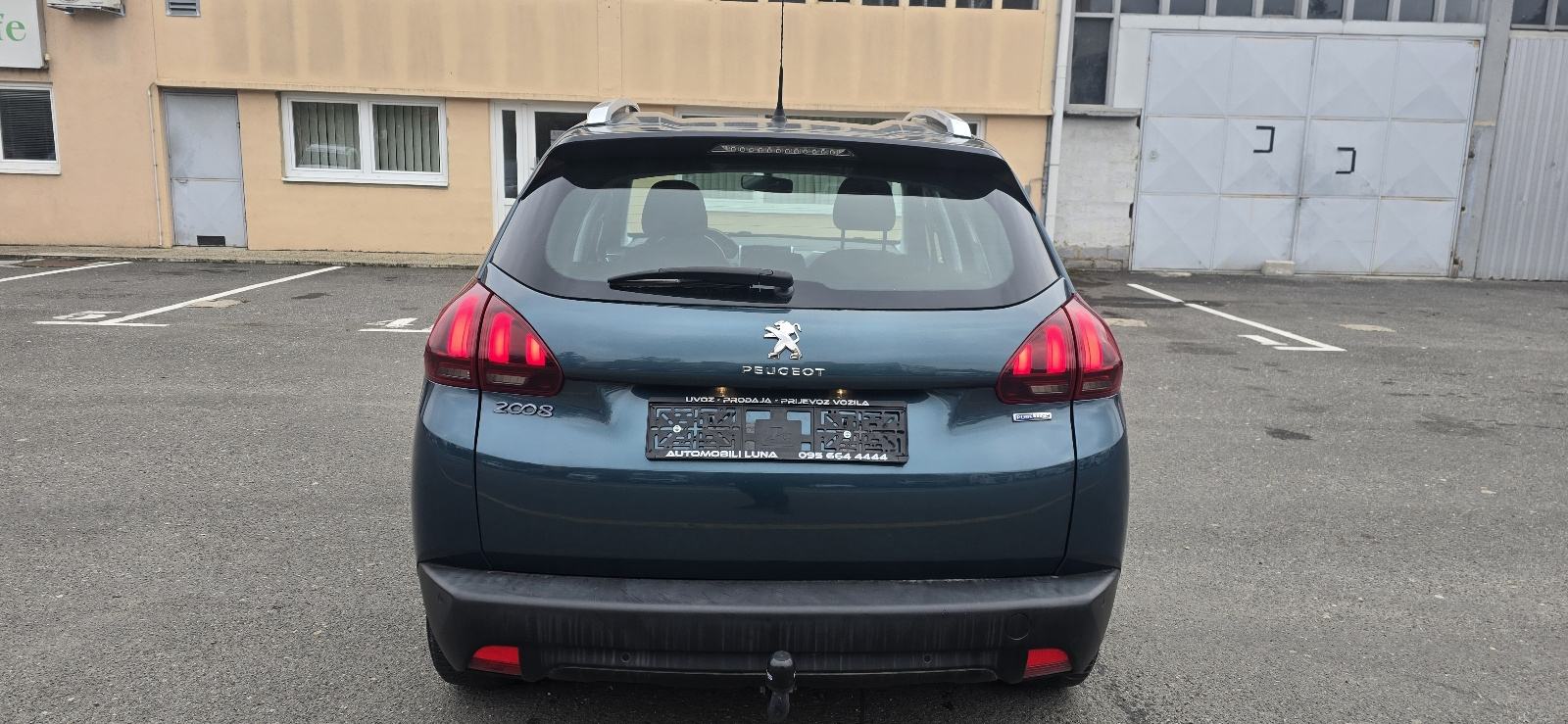 Peugeot 2008 1,2 PURE TECH 7.290, fotografija 6
