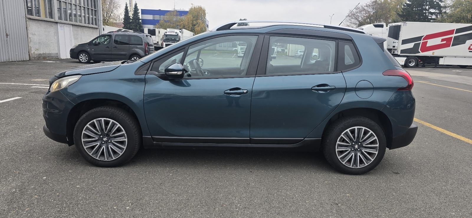 Peugeot 2008 1,2 PURE TECH 7.290, fotografija 3